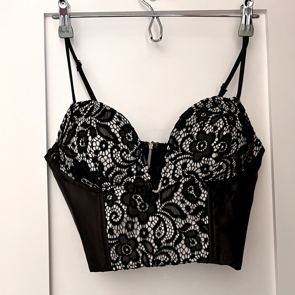 (NEVER WORN) Laced Bustier (L)